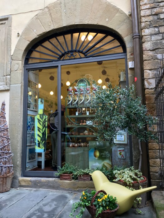 Could this shop be any cuter?